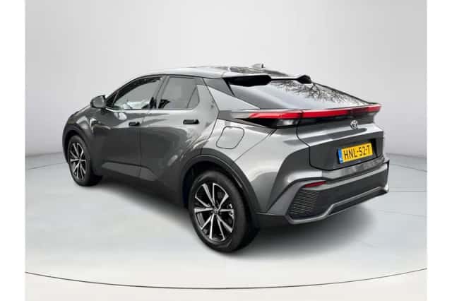 Toyota C-HR (2025) thumbnail 3