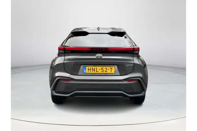 Toyota C-HR (2025) thumbnail 4