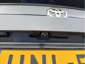 Toyota C-HR (2025) thumbnail 10