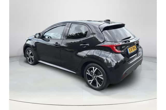 Toyota Yaris (2024) thumbnail 3