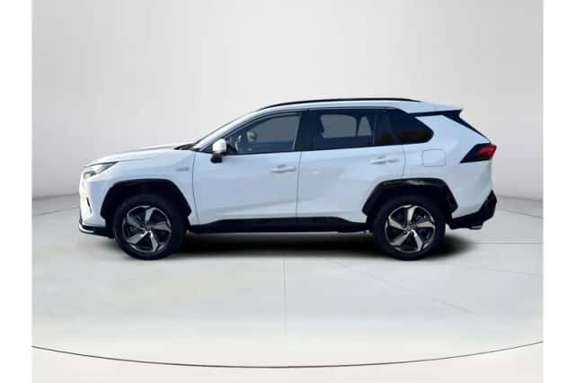 Toyota RAV4 (2024) thumbnail 2