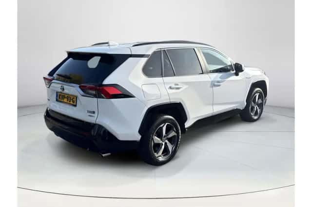 Toyota RAV4 (2024) thumbnail 5