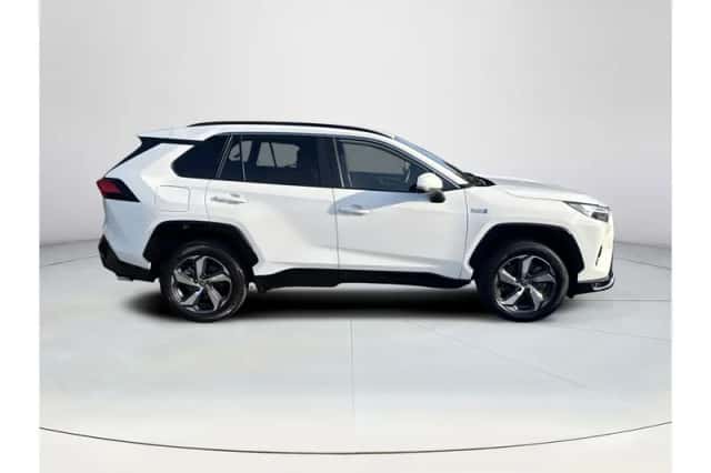 Toyota RAV4 (2024) thumbnail 6