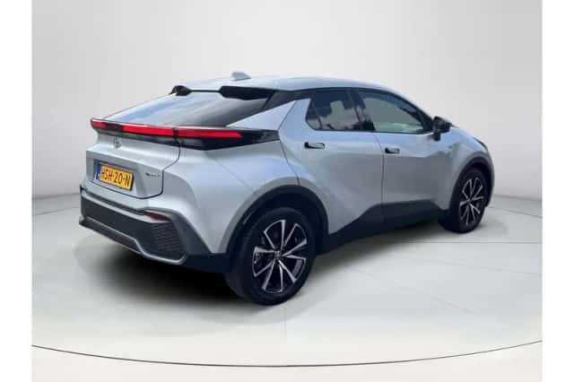 Toyota C-HR (2025) thumbnail 5