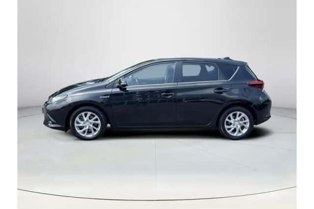 Toyota Auris (2018) thumbnail 2