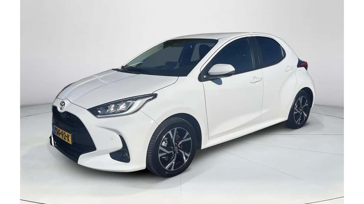 Toyota Yaris (2024) — foto 1