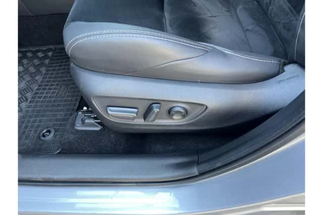 Toyota RAV4 (2024) thumbnail 4