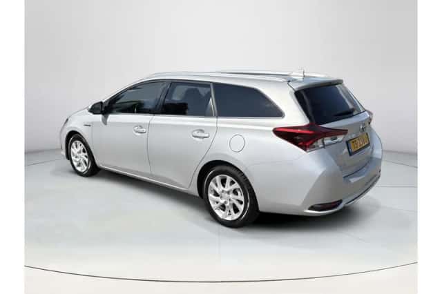 Toyota Auris (2018) thumbnail 3