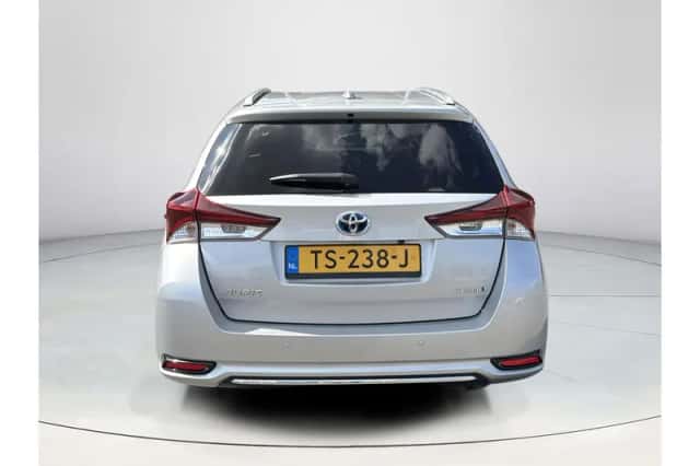 Toyota Auris (2018) thumbnail 4