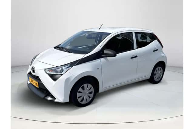 Toyota Aygo (2021) thumbnail 1