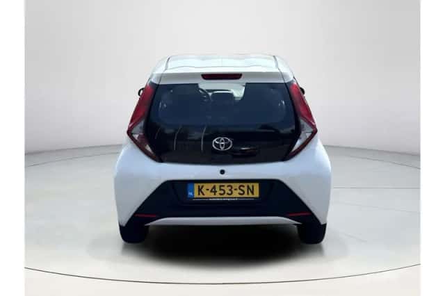 Toyota Aygo (2021) thumbnail 4