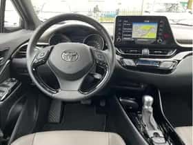 Toyota C-HR (2020) thumbnail 16