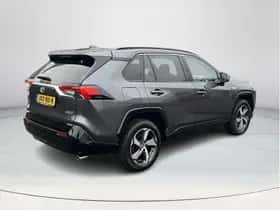 Toyota RAV4 (2022) thumbnail 5