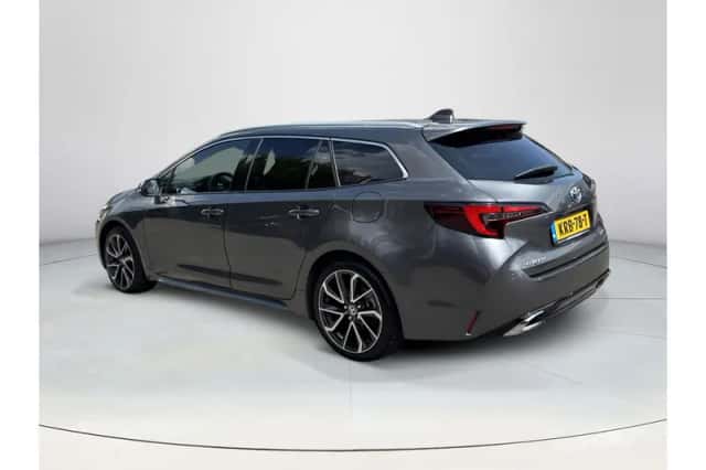 Toyota Corolla (2024) thumbnail 3