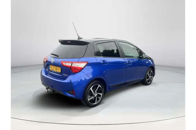 Toyota Yaris (2017) thumbnail 5