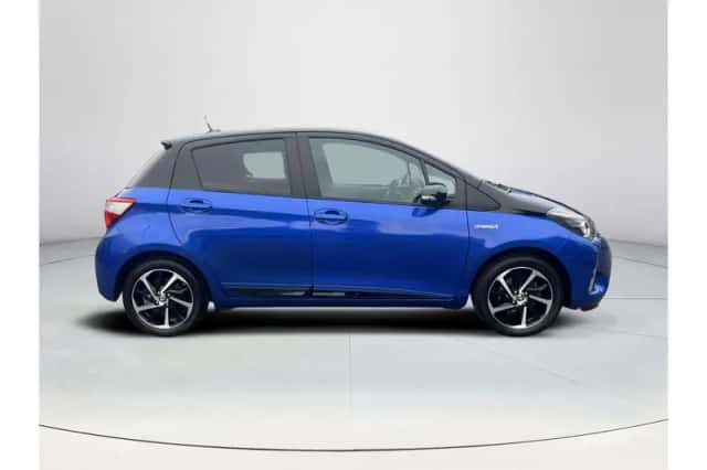 Toyota Yaris (2017) thumbnail 6
