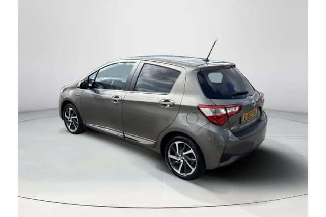 Toyota Yaris (2018) thumbnail 3