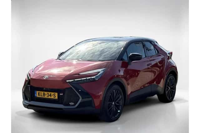 Toyota C-HR (2024) thumbnail 1