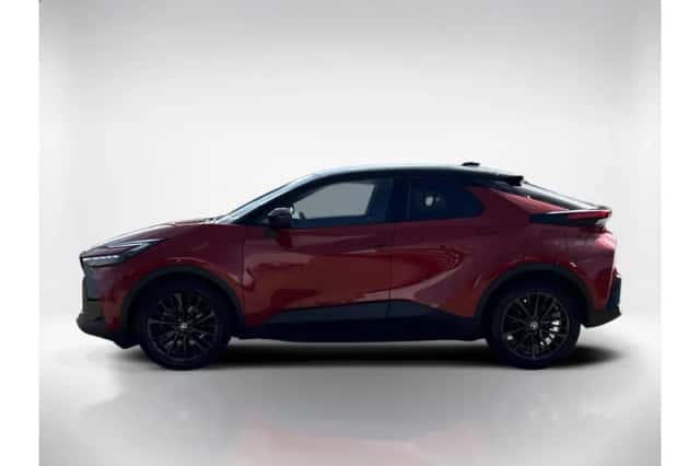 Toyota C-HR (2024) thumbnail 2