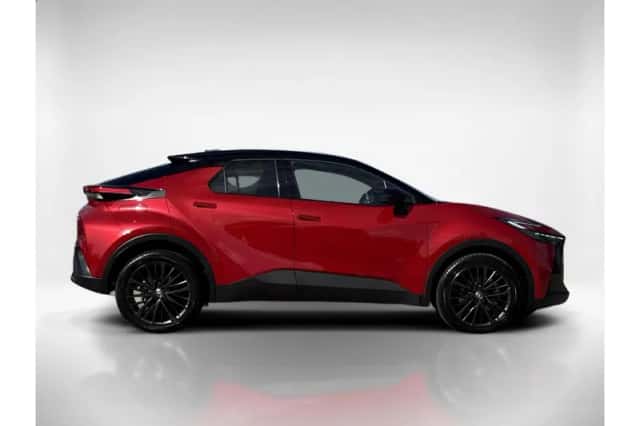 Toyota C-HR (2024) thumbnail 6
