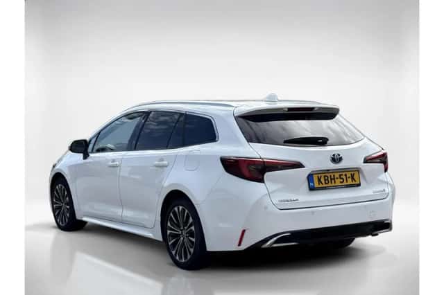 Toyota Corolla (2023) thumbnail 3