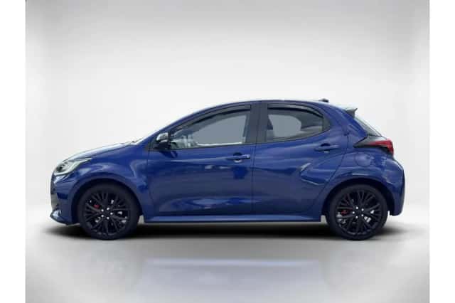 Toyota Yaris (2021) thumbnail 2