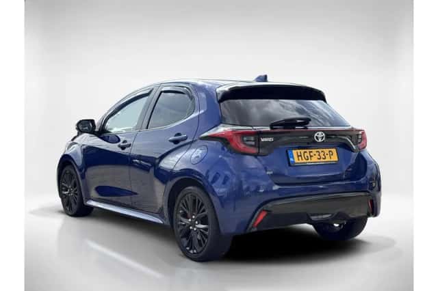 Toyota Yaris (2021) thumbnail 3