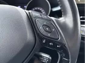 Toyota C-HR (2020) thumbnail 24