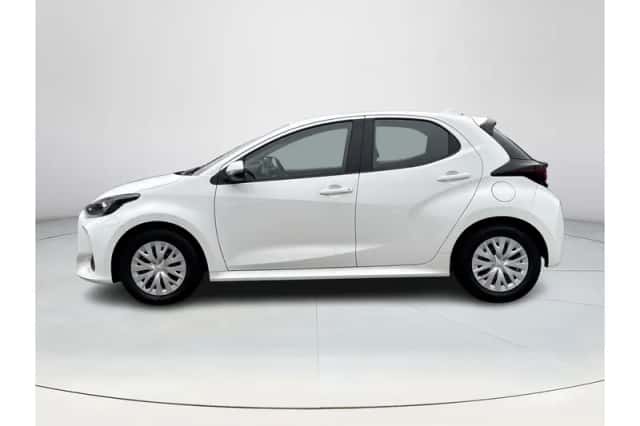 Toyota Yaris (2022) thumbnail 2