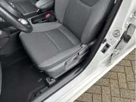 Toyota Yaris (2022) thumbnail 12