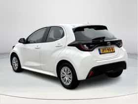Toyota Yaris (2022) thumbnail 3
