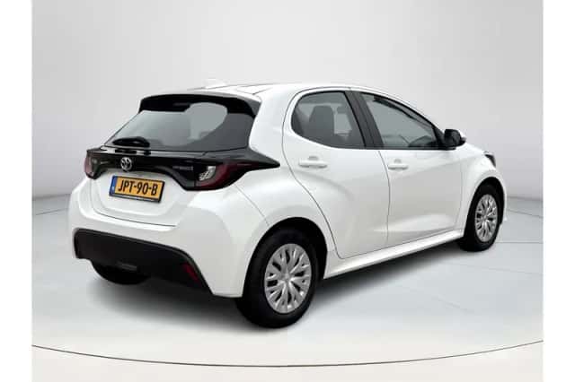 Toyota Yaris (2022) thumbnail 5