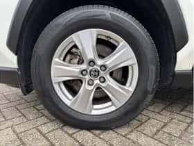 Toyota RAV4 (2022) thumbnail 18
