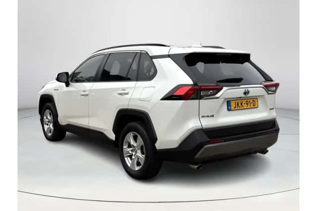 Toyota RAV4 (2022) thumbnail 3
