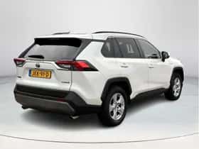 Toyota RAV4 (2022) thumbnail 5