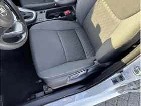 Toyota Yaris (2021) thumbnail 14