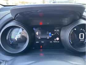 Toyota Yaris (2021) thumbnail 16