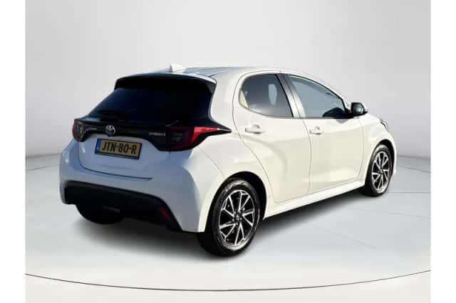 Toyota Yaris (2021) thumbnail 5