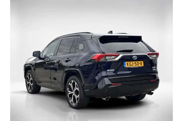 Toyota RAV4 (2022) thumbnail 3