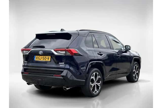Toyota RAV4 (2022) thumbnail 5