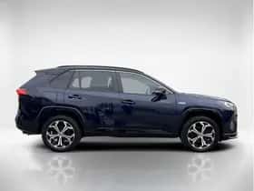 Toyota RAV4 (2022) thumbnail 6