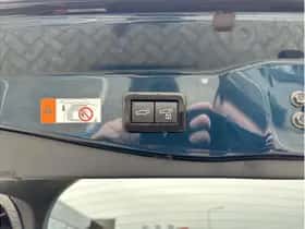 Toyota C-HR (2025) thumbnail 19