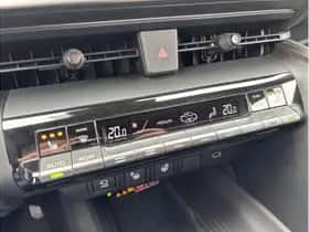 Toyota C-HR (2025) thumbnail 24