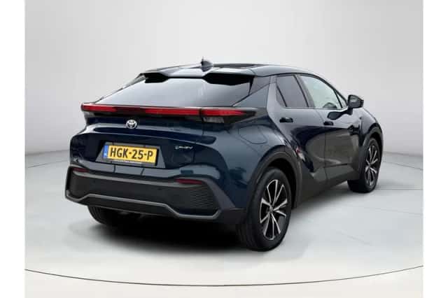 Toyota C-HR (2025) thumbnail 5