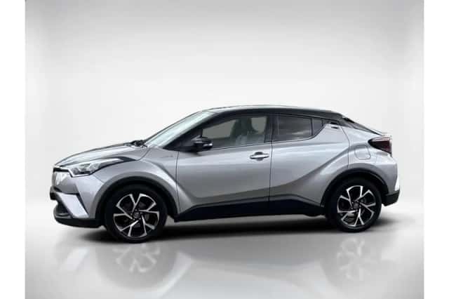 Toyota C-HR (2019) thumbnail 2