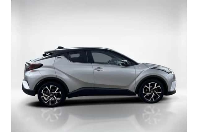 Toyota C-HR (2019) thumbnail 6