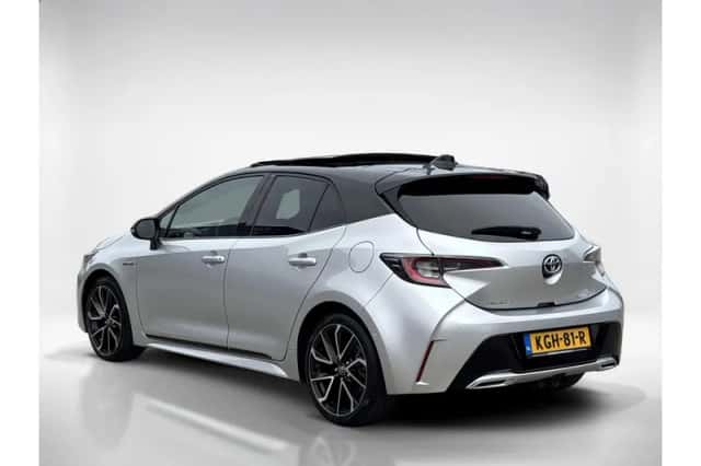 Toyota Corolla (2021) thumbnail 3