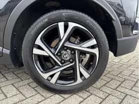 Toyota C-HR (2023) thumbnail 18