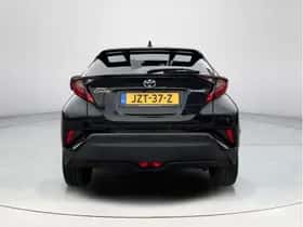 Toyota C-HR (2023) thumbnail 4