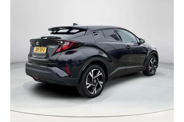 Toyota C-HR (2023) thumbnail 5
